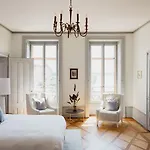 Chateau De L'aile- Boutique Bed & Breakfast