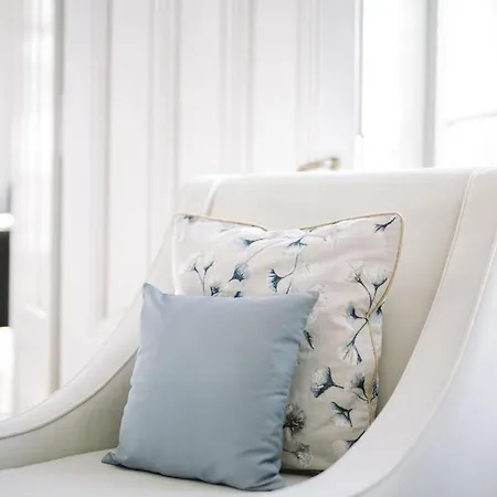 Bed & Breakfast Chateau De L'aile- Boutique Vevey