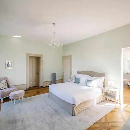 Chateau De L'aile- Boutique