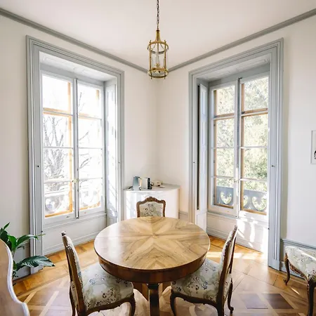 Chateau De L'Aile- Boutique Suites
