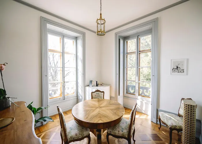 Chateau De L'aile- Boutique