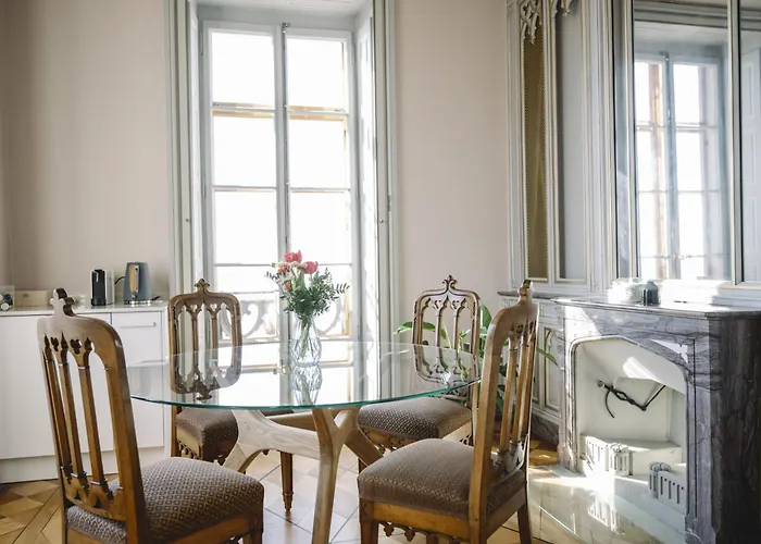 Chateau De L'aile- Boutique Bed & Breakfast 4*