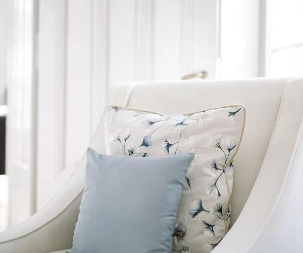 Bed & Breakfast Chateau De L'aile- Boutique Vevey